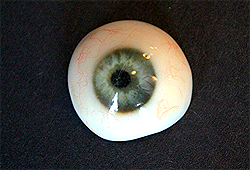 oko-Eye-prosthesis-300x200