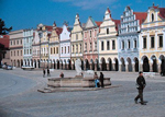 955590-Telc_houses_on.jpg